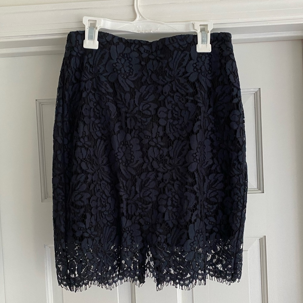 00P lace pencil skirt